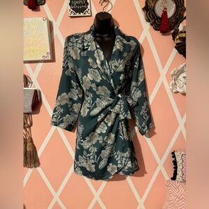 Elan Twist Front Short  Mini Dress